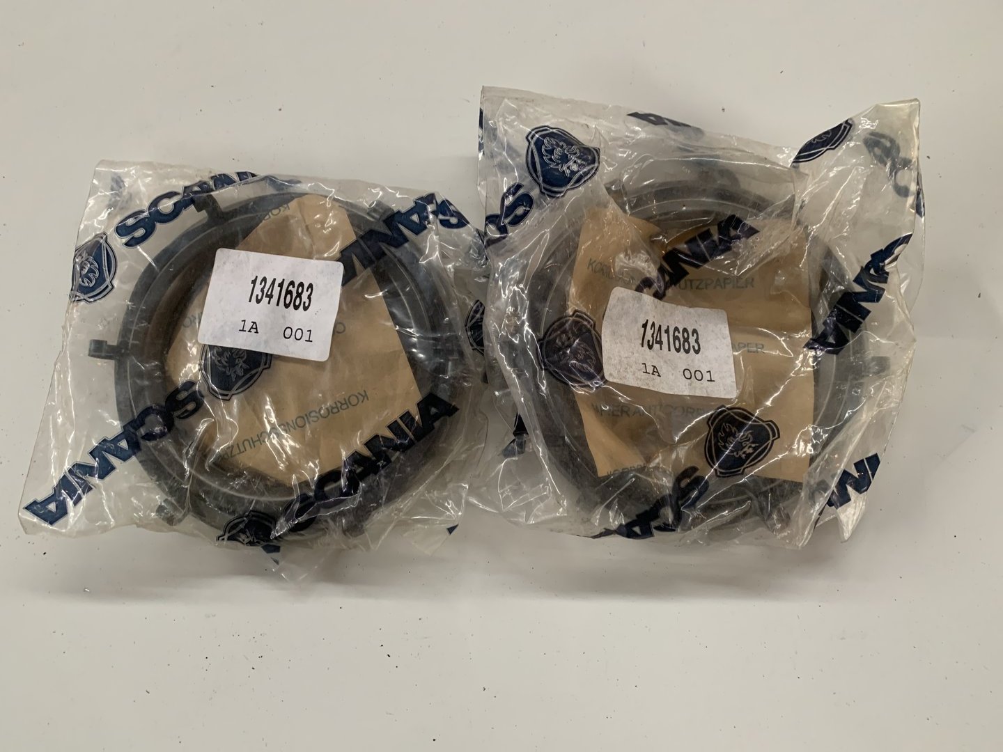 Mounting kit, coupling
