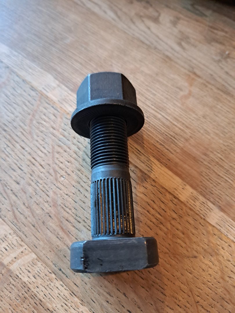 Wheel bolt