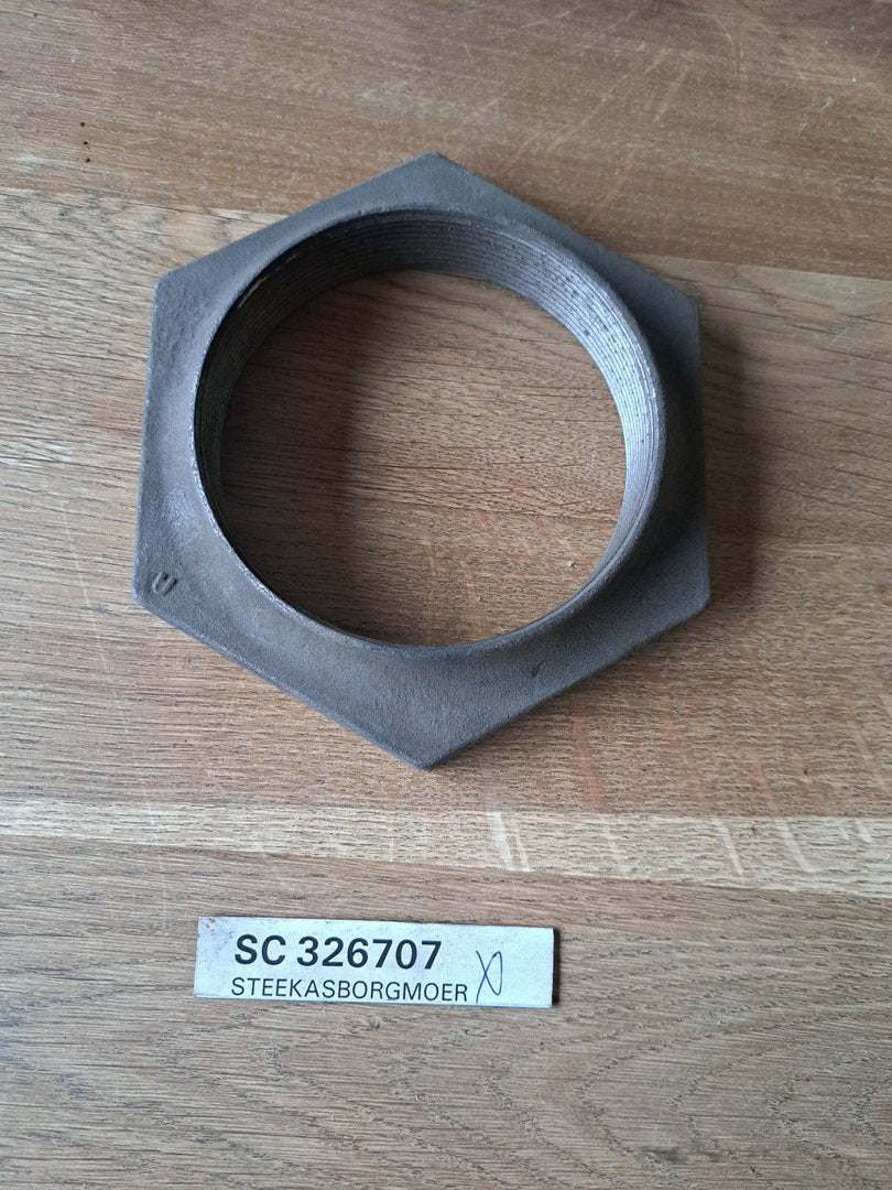 Lock nut axle