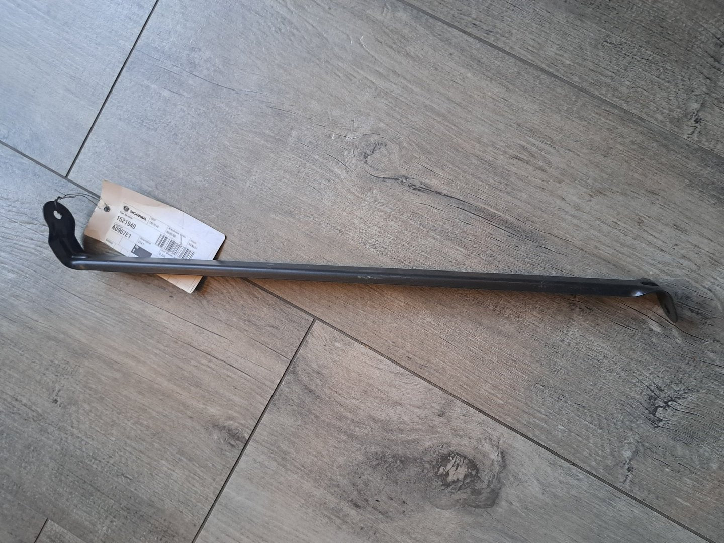 Side spoiler rod