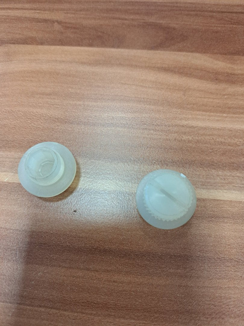 Plastic filler plug