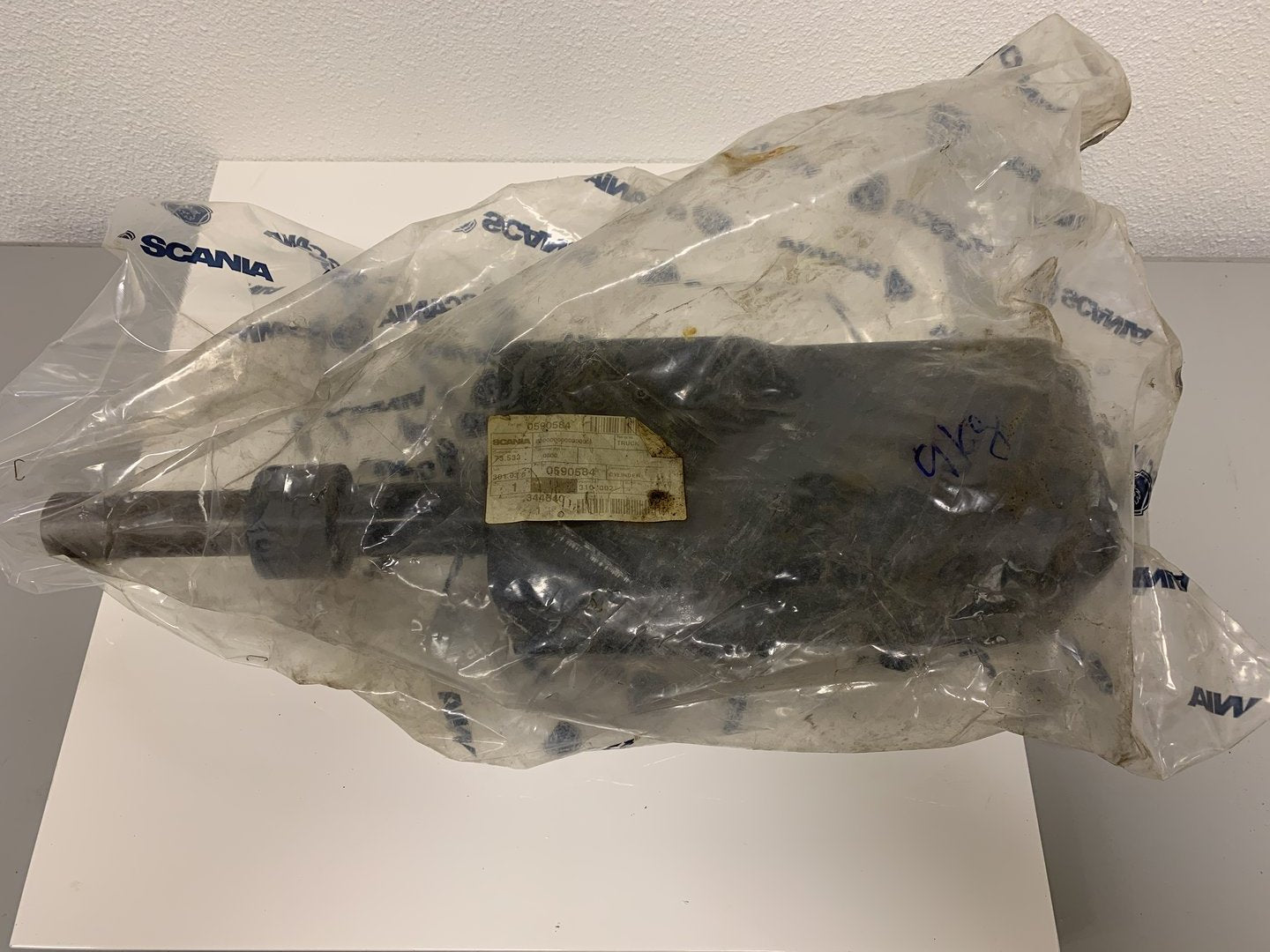 Deur pneumatische cilinder