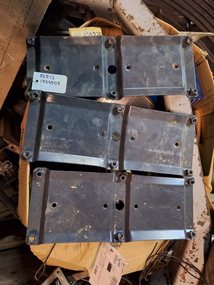 Rear Mudguard Support (6x2 6x2/4)