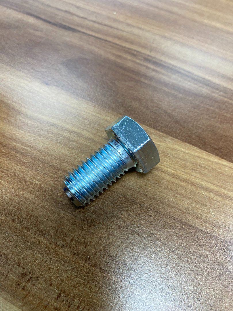 Bolt Front engine mount