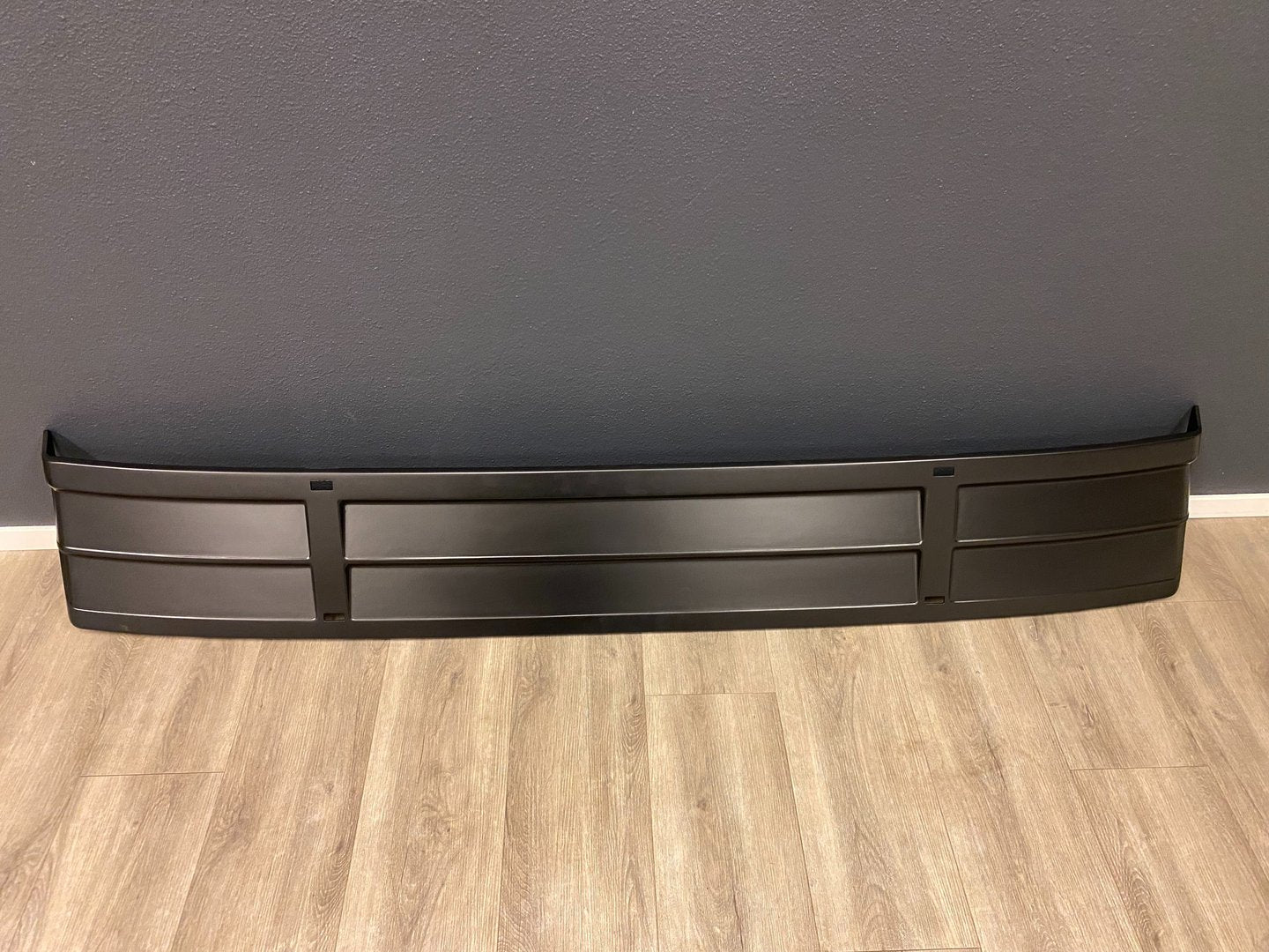 Sun visor 2/3 or bumper spoiler Original !!